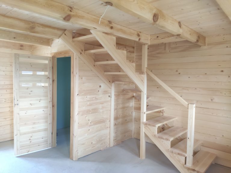 wnętrze domu drewnianego